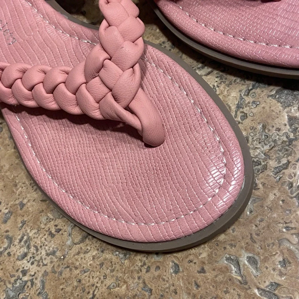 Articles of Society Capri Pink Braided Thong Sandals Lizard Embossed 2159 size 7